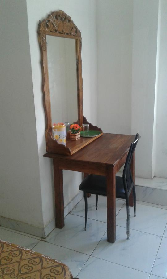 Down Town Hotel Ponnarankulama Dış mekan fotoğraf