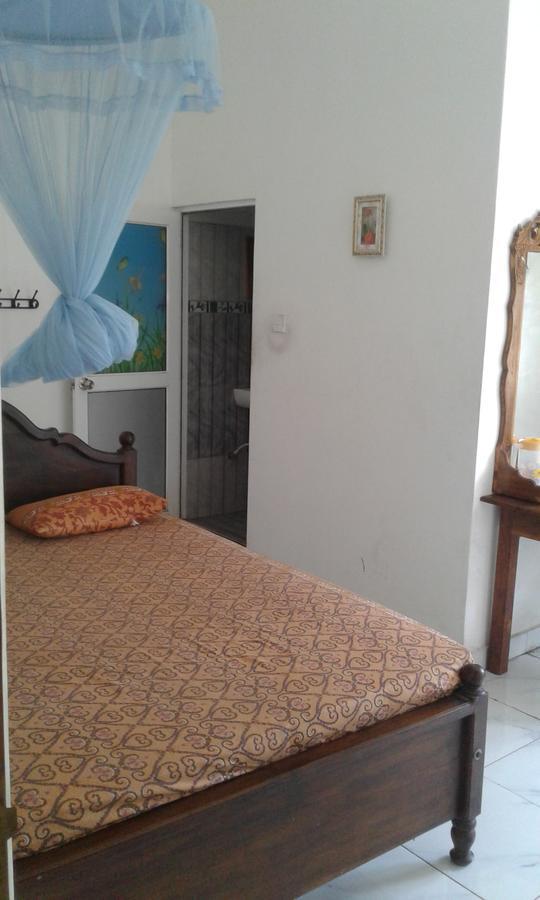 Down Town Hotel Ponnarankulama Dış mekan fotoğraf