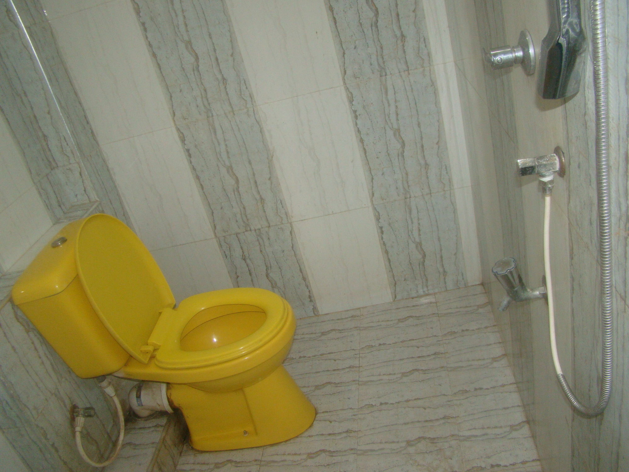 Down Town Hotel Ponnarankulama Dış mekan fotoğraf